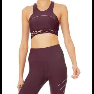Alo Yoga sequence set in black plum